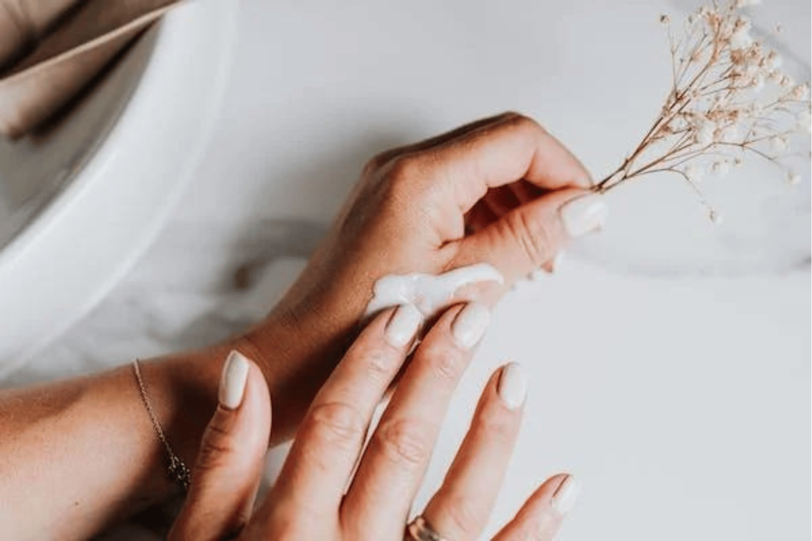 The 5 Best Natural Lotions For All Skin Types: A Solution That Will Truly Nourish And Hydrate Your Skin Naturally